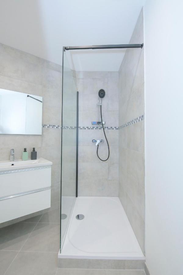 Апартаменты Les Champs, T2 Hypercentre Chic Et Cosy Wifi Par Sovalfi Сент-Этьен Экстерьер фото